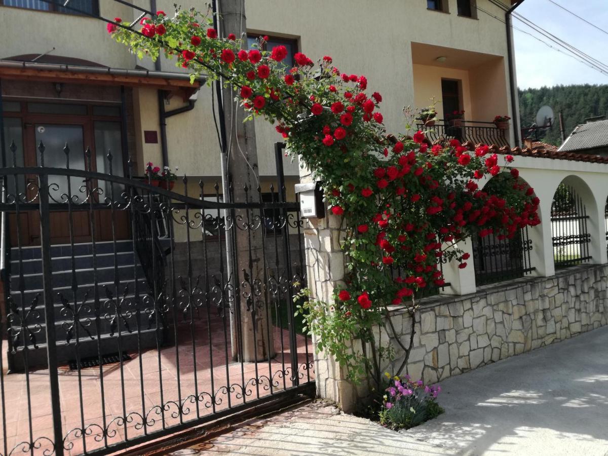 Guest House Benita Девін Екстер'єр фото