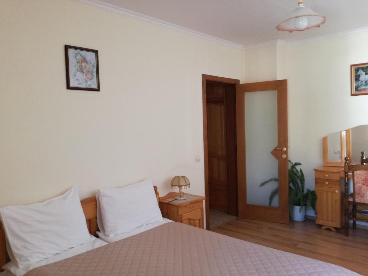 Guest House Benita Девін Екстер'єр фото