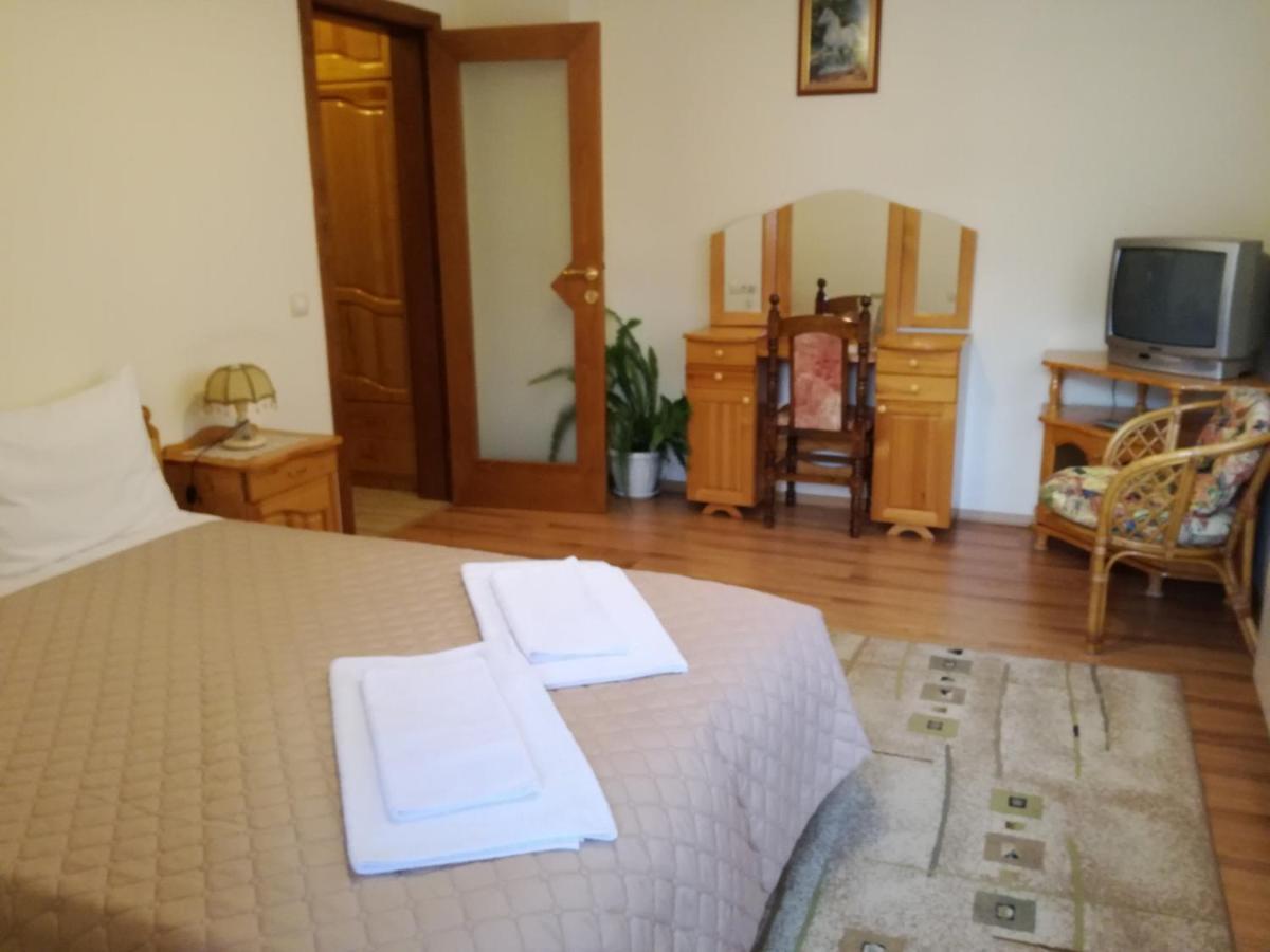Guest House Benita Девін Екстер'єр фото