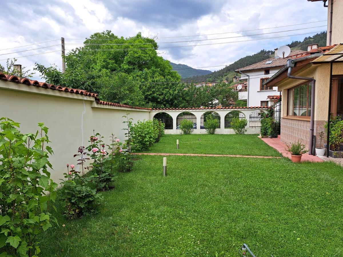 Guest House Benita Девін Екстер'єр фото