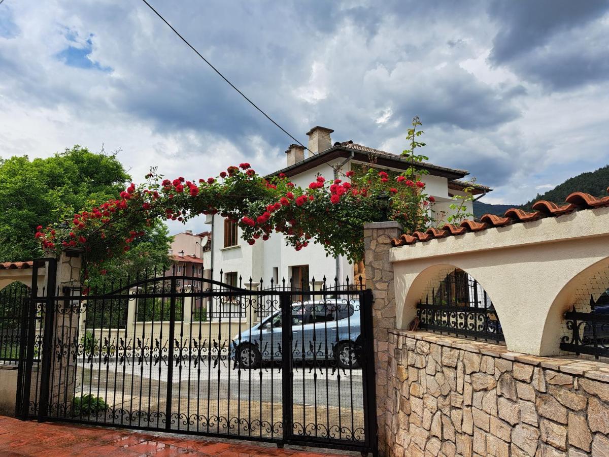 Guest House Benita Девін Екстер'єр фото