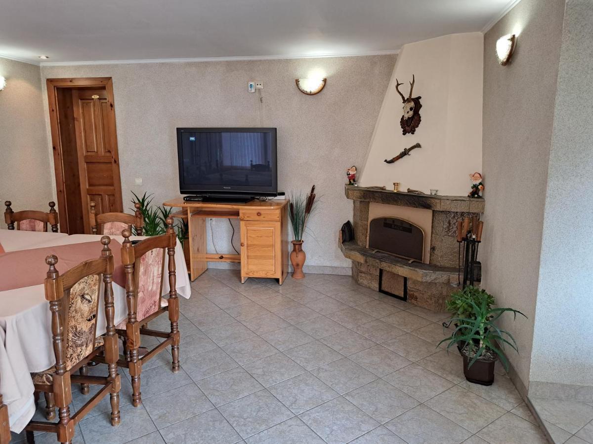 Guest House Benita Девін Екстер'єр фото