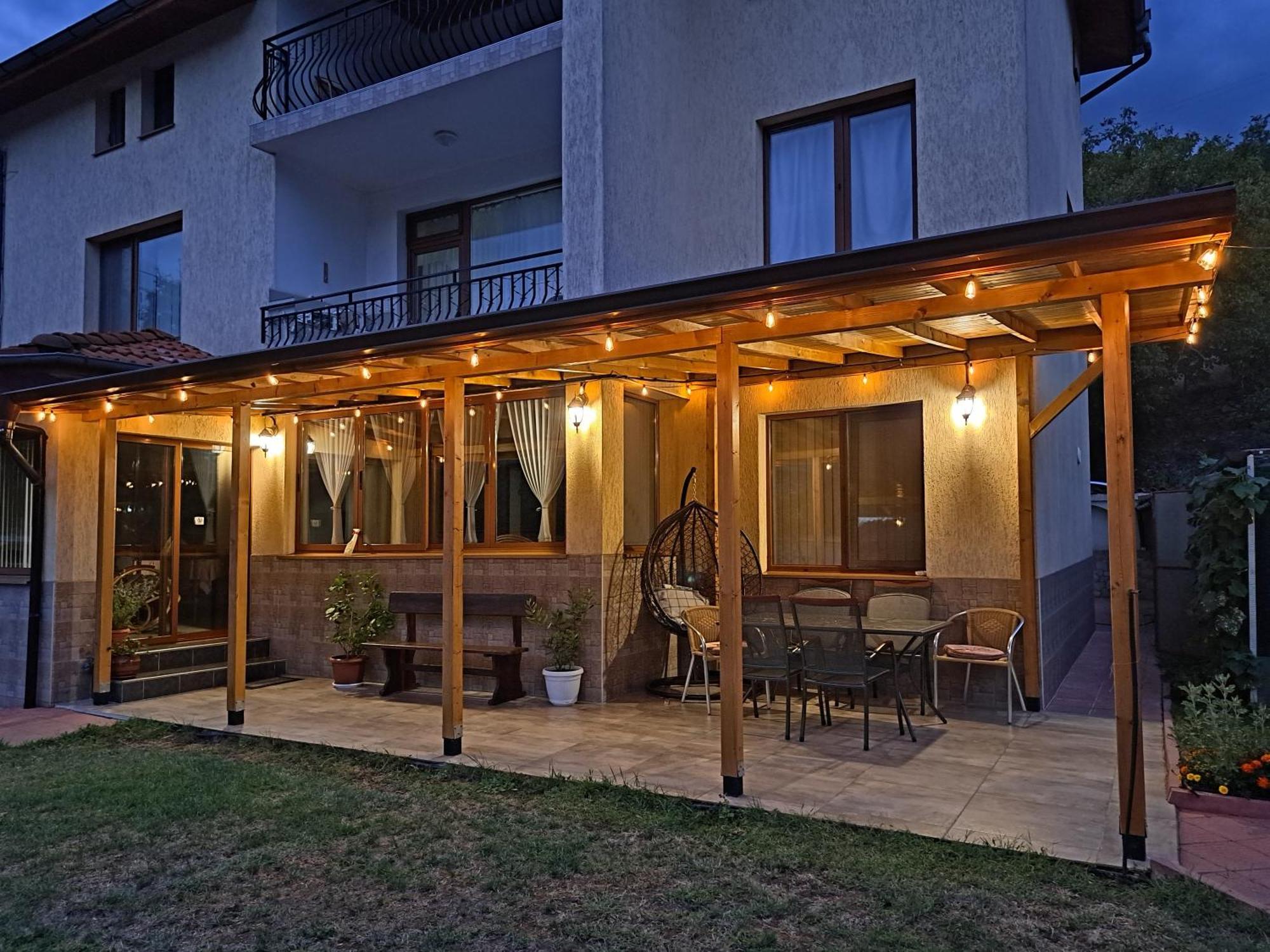 Guest House Benita Девін Екстер'єр фото
