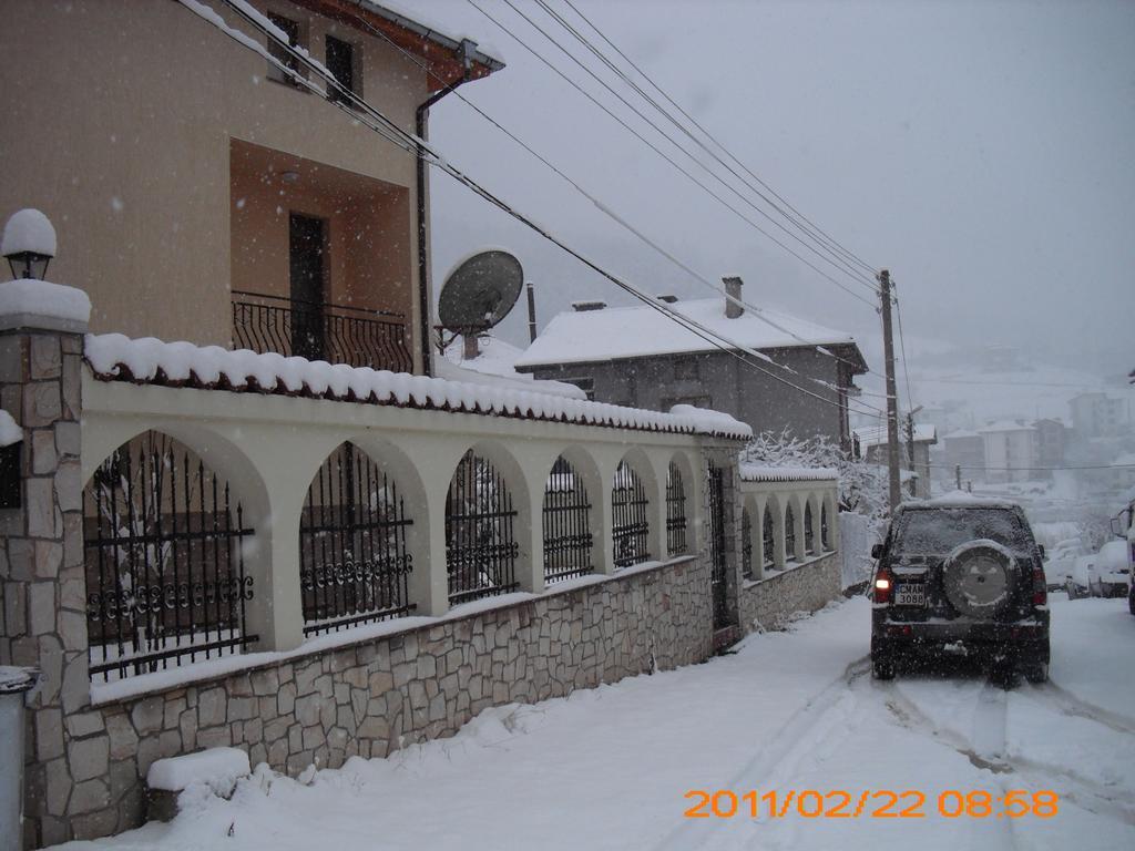 Guest House Benita Девін Екстер'єр фото