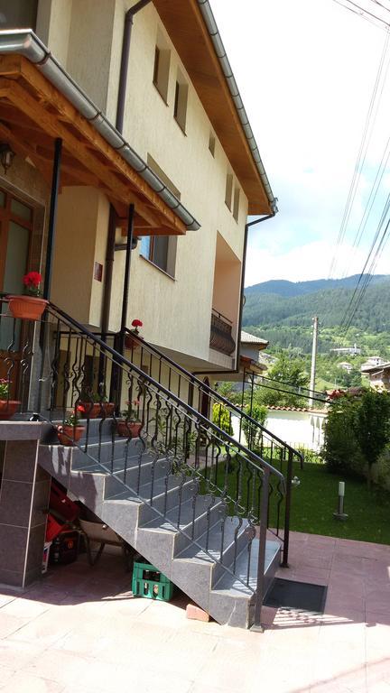 Guest House Benita Девін Екстер'єр фото